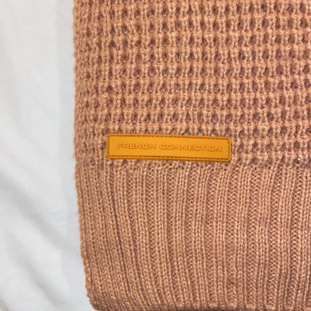 NWT French Connection Hat & Scarf Set DUPNK color - Picture 4 of 4